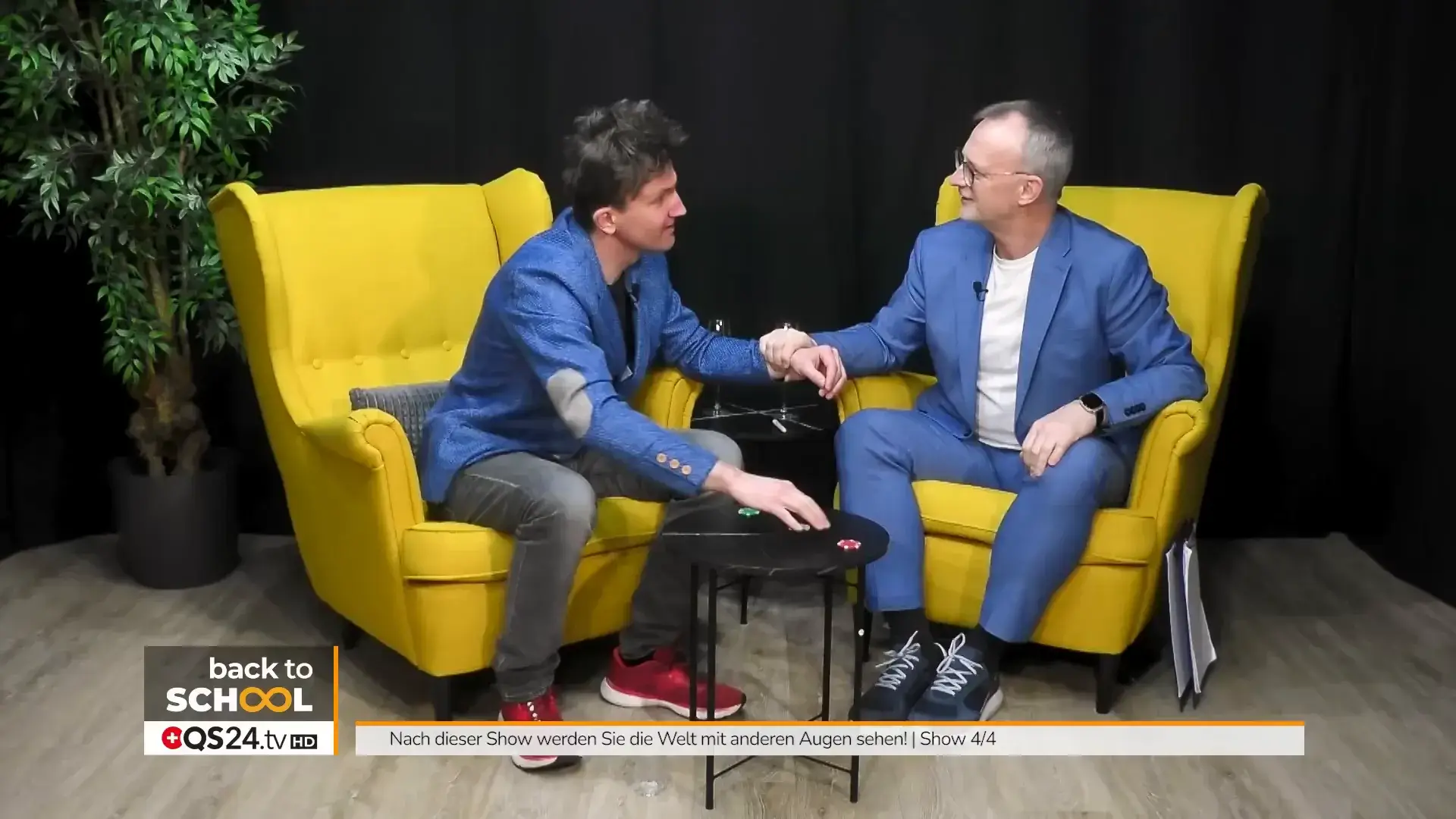 Dino Dorado berührt drei Chips, Alexander denkt 'Stopp'